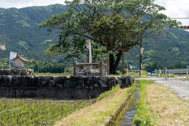 円座村墾田碑（円座町）